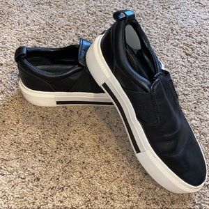 NEVER WORN Kendall + Kylie Platform Slip On